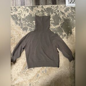 Varley Ribbed Gray Sweater